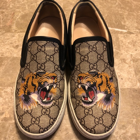 Gucci Supreme Tiger Slip-On Sneaker - Picture 2 of 8